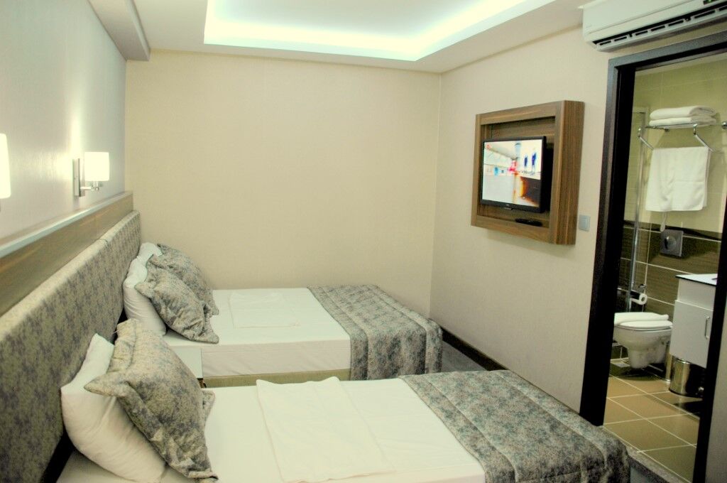 Buyuk Paris Otel 3*